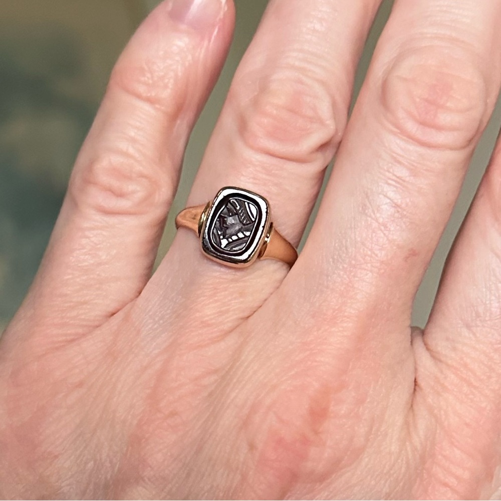 Antique Victorian 10k Gold and Sard Carved Intaglio Signet Ring 6.25 - Picture 5 of 15